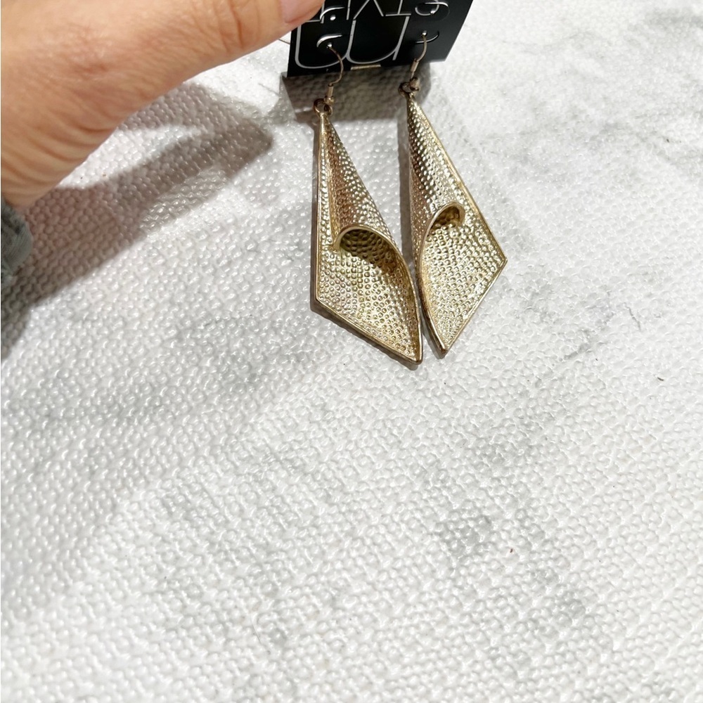 💎 💫 🍃Large Fashion silver earrings -NWT 🌟🍃 - Picture 5 of 5